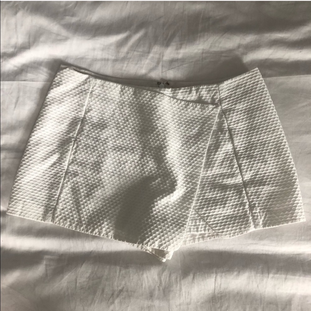 Lilly Pulitzer Skort, size 2, white